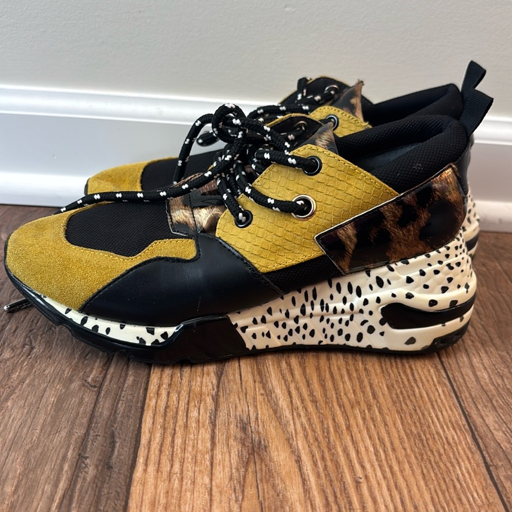 Steve Madden size 6